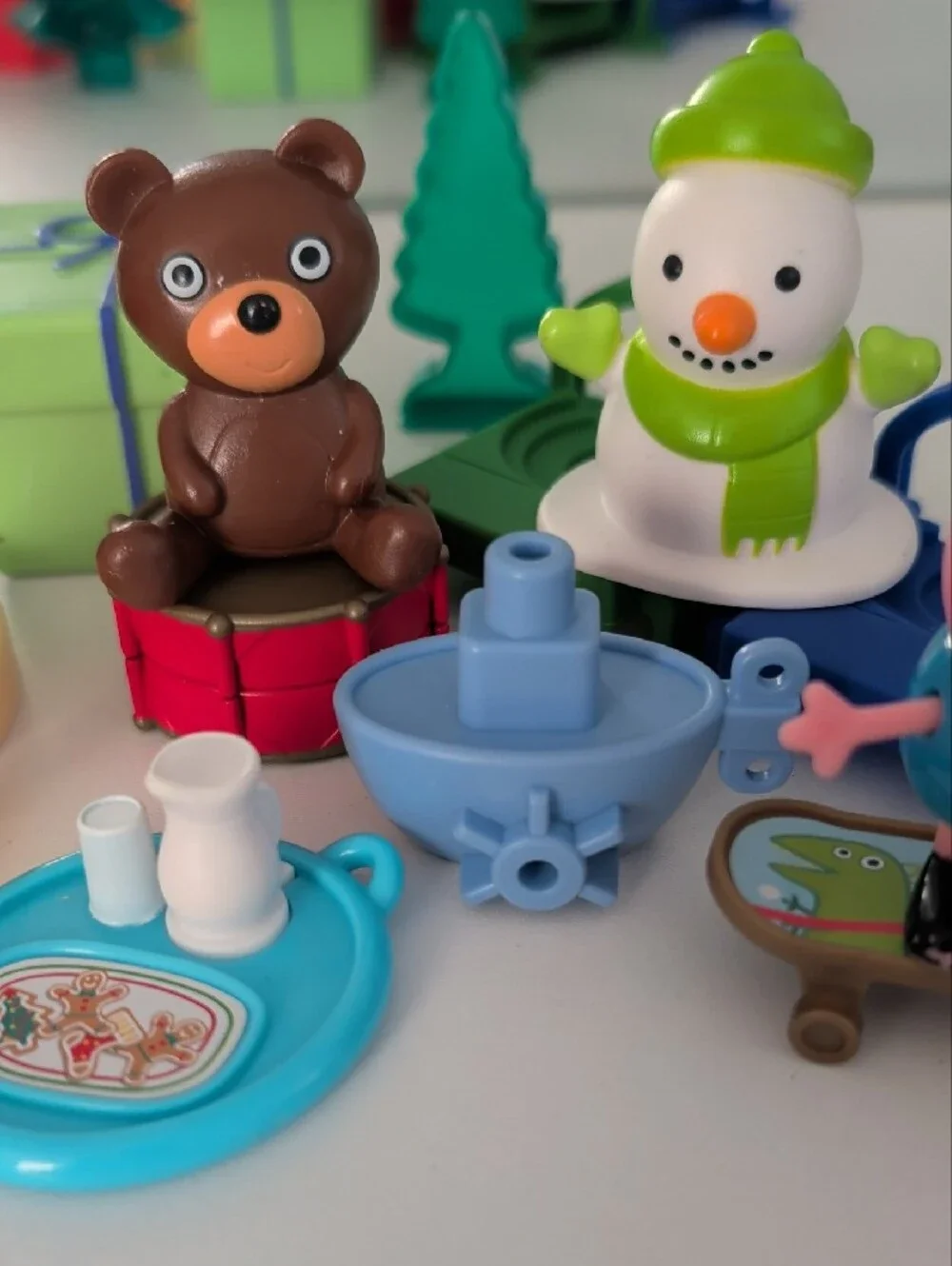 Peppa Pig Christmas Playset Advent with Bear, Snowman, Trees & Accessories